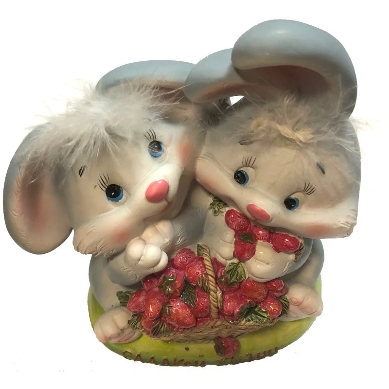 Фигурка декоративная - копилка "Кролики с клубникой", высота 16 см, "Choosing Porcelain"