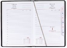 Ежедневник "Сиам" ф.А5 (143*210 мм), датированный 2013 г, ляссе, вырубка, адресная книга, перфорация уголка, искусственная кожа, 352 с, "Attache", уцененный